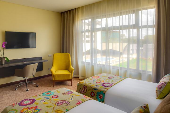Room 15 of 106