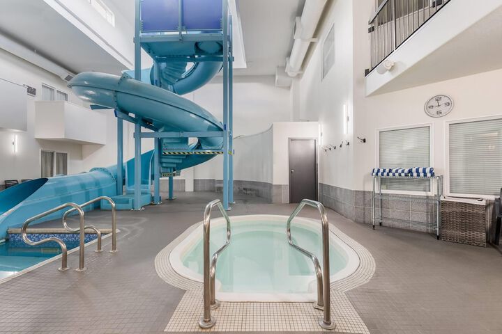 Pool image of Days Inn by Wyndham Valemount