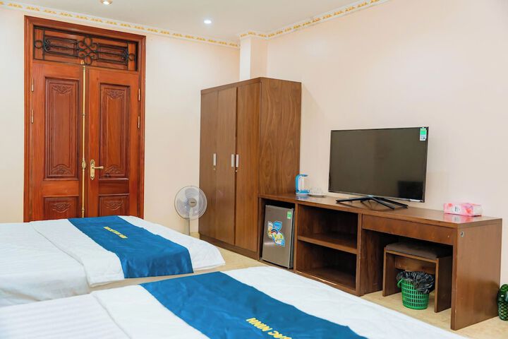 Room 11 of 42