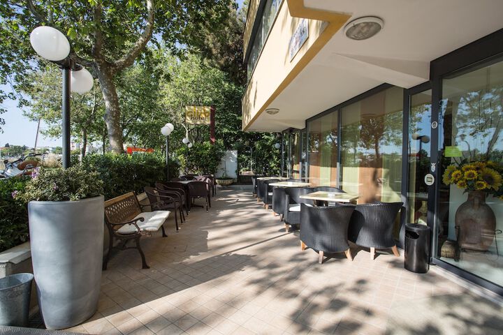 Terrace/Patio 25 of 29