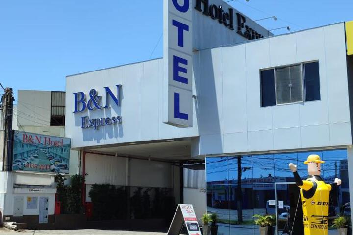 Hotel B & N Express