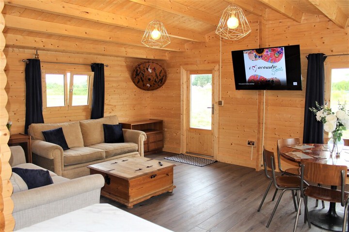 Room 6 of 16
