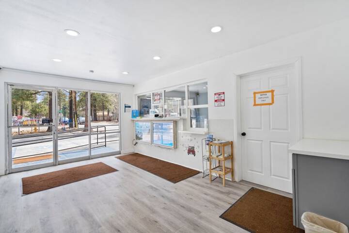 Hotel Interior 4 of 25