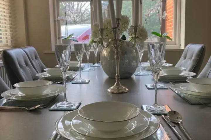 Dining 20 of 21