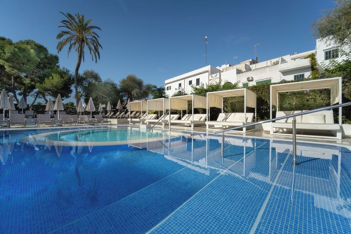 Pool Hotel