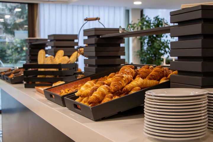 Breakfast/Coffee Service 52 of 100