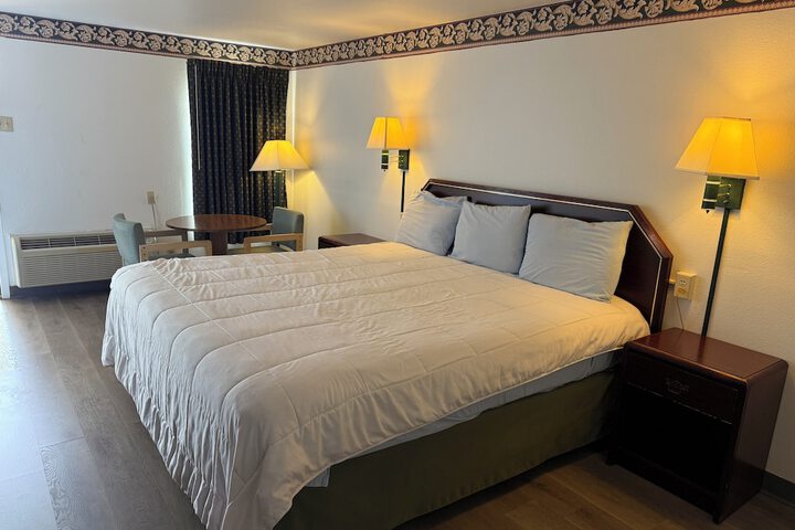 Room 18 of 30