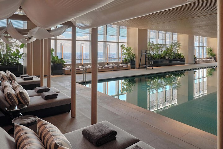 Pool 32 of 61