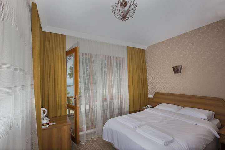 Room 170 of 216