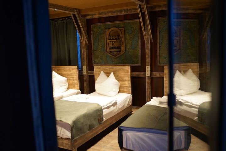 Room 43 of 84