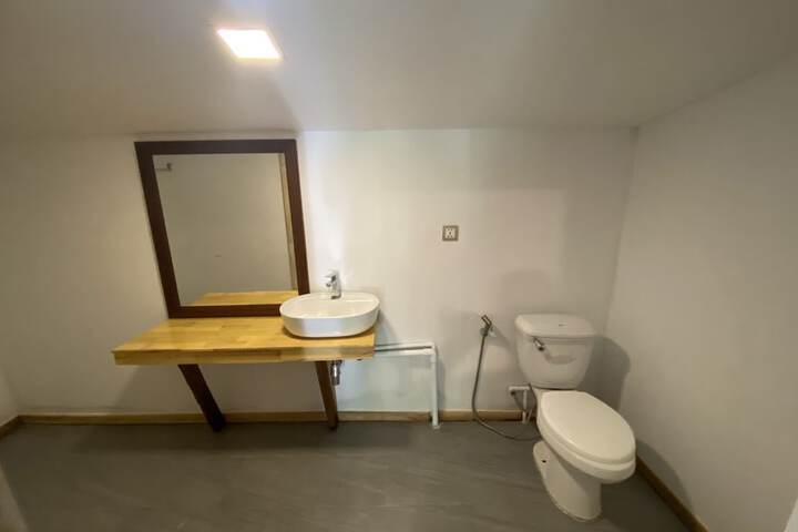 Room 30 of 104