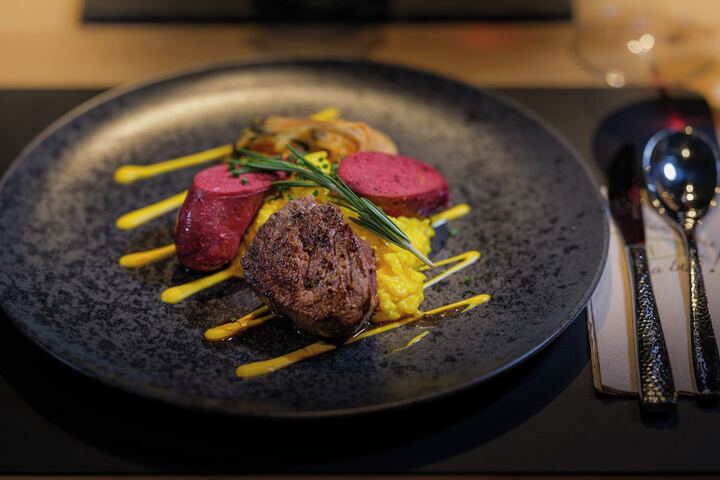 Dining 51 of 56