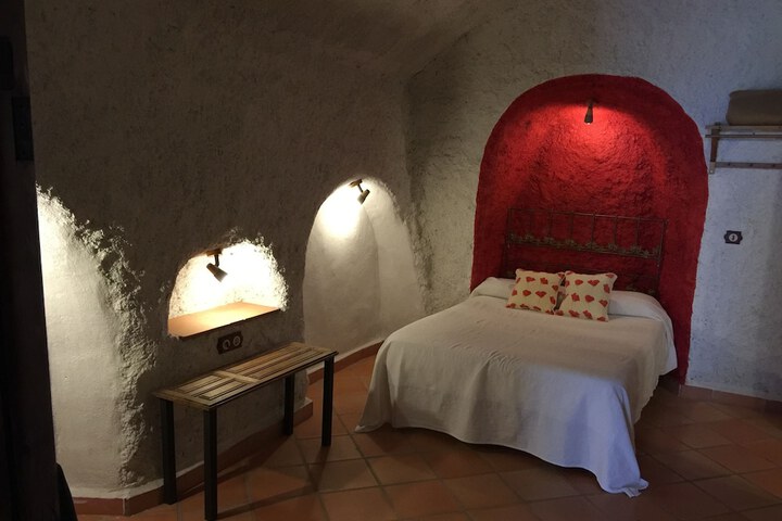 Room 3 of 40