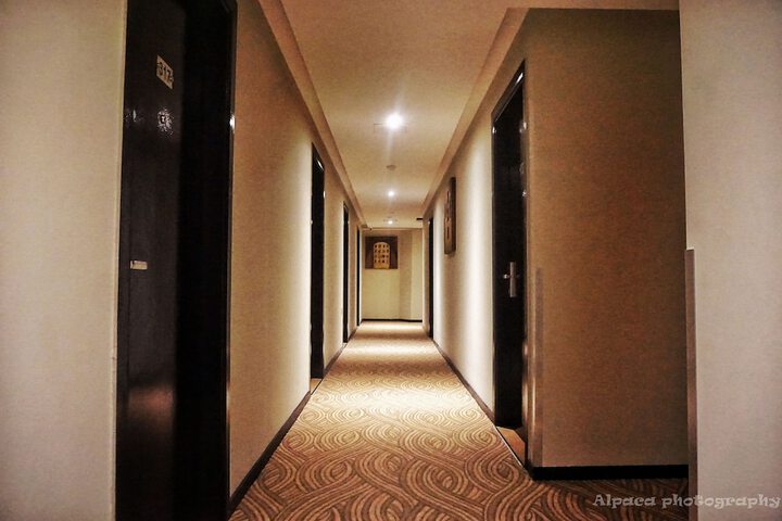 Ballroom/Hall 29 of 33