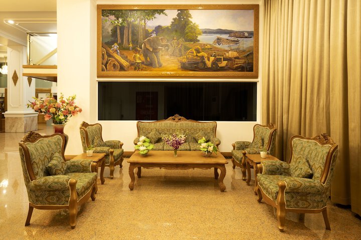 Hotel Interior 4 of 29