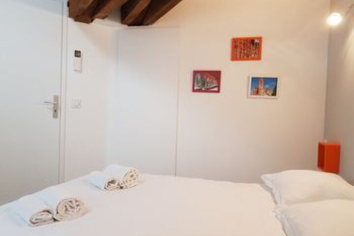 Room 6 of 23
