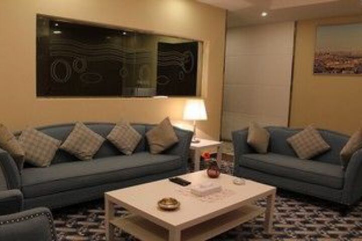 Room 53 of 82