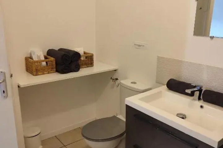 Room 7 of 10