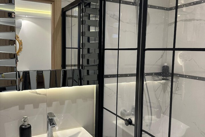 Room 16 of 22