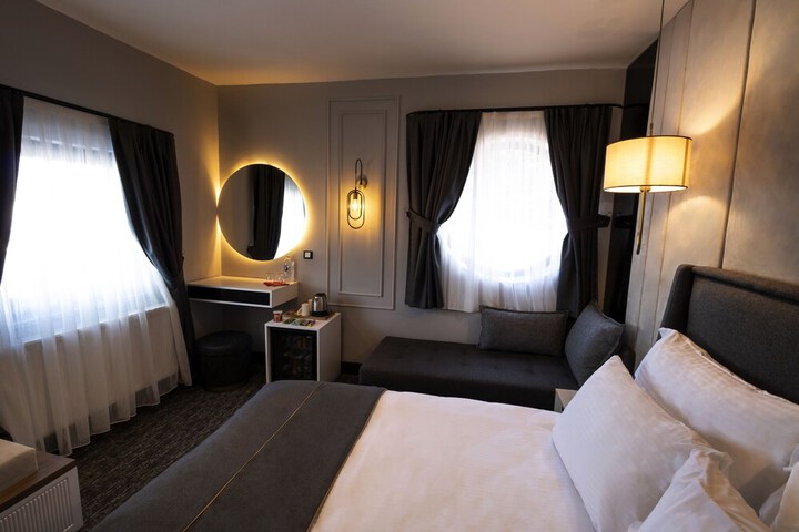 Room 32 of 129