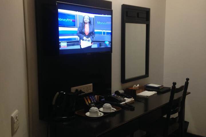 Room 9 of 40