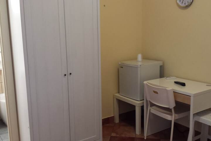 Room 6 of 66