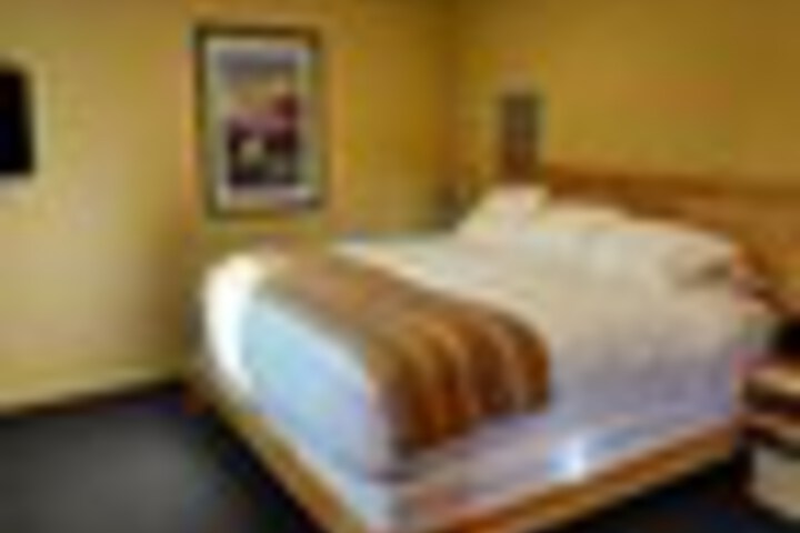 Room 65 of 279