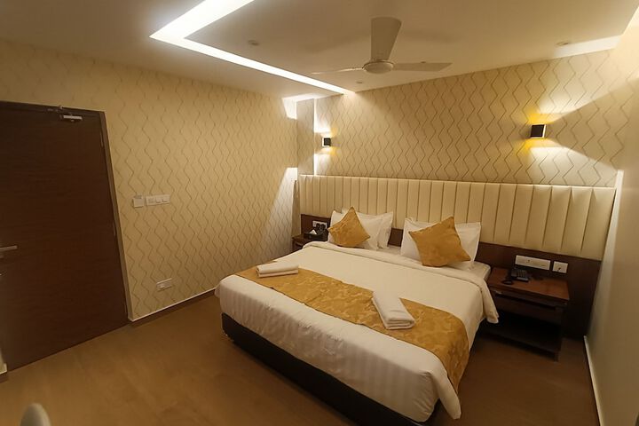 Room 12 of 87