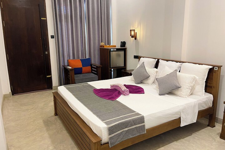 Room 6 of 29