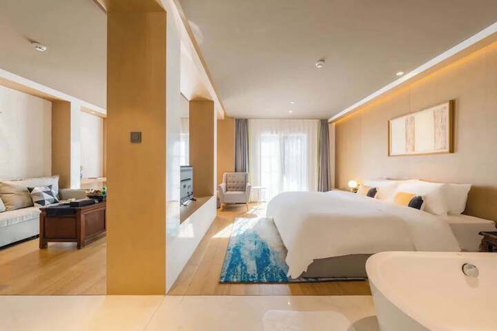 Room 17 of 62