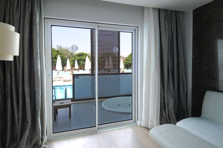 Room 26 of 68