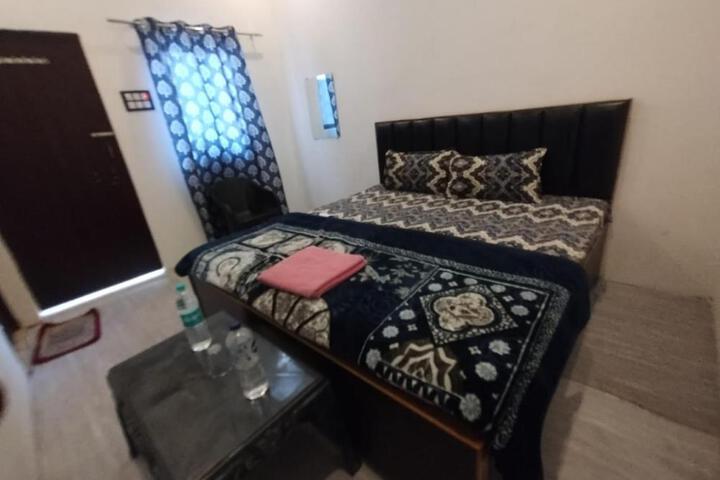 Hotel AV Palace Ayodhya Near Ram Mandir