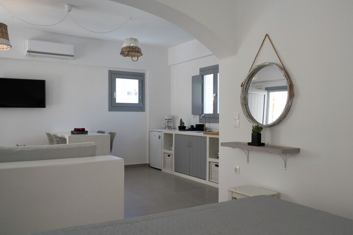 Room 25 of 83