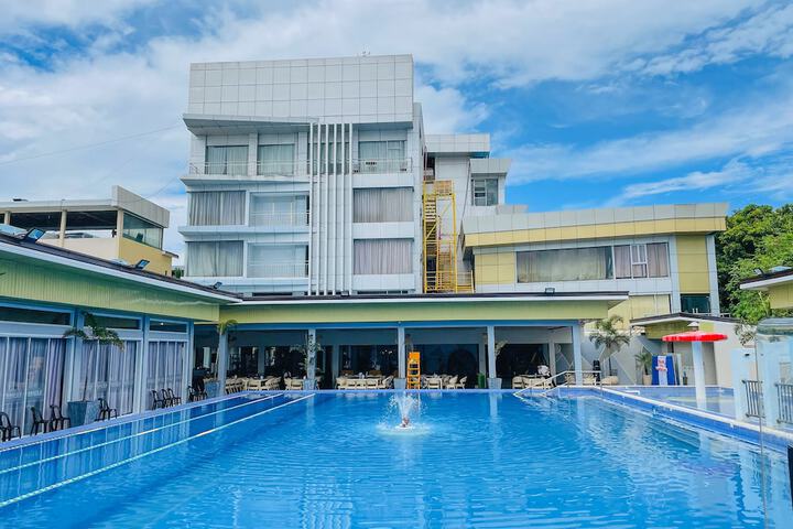 Pool 7 of 13