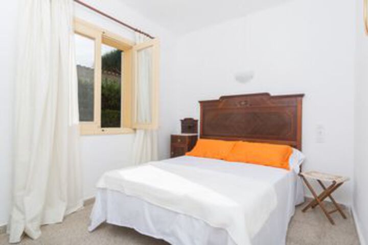 Room 4 of 14
