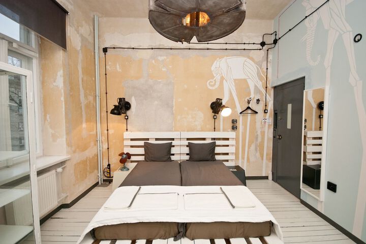 Room 12 of 71