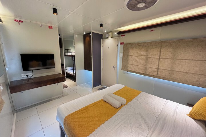 Room 5 of 28