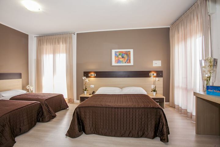 Room 4 of 45