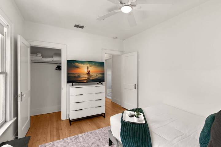 Room 12 of 32