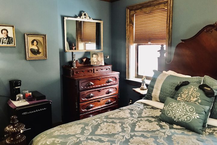 Room 50 of 95