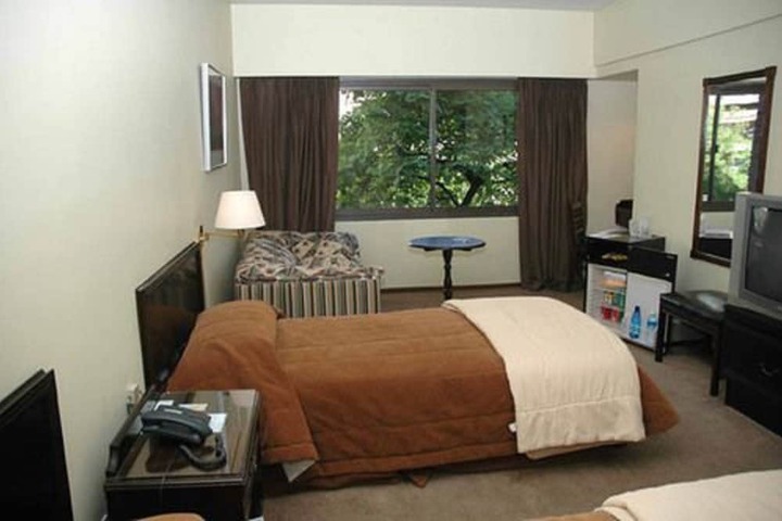 Room 9 of 30