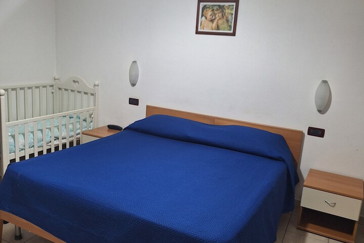 Room 5 of 20