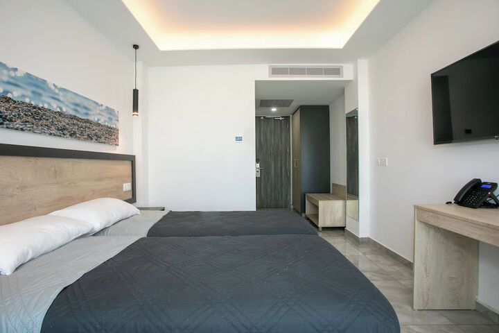 Room 10 of 50