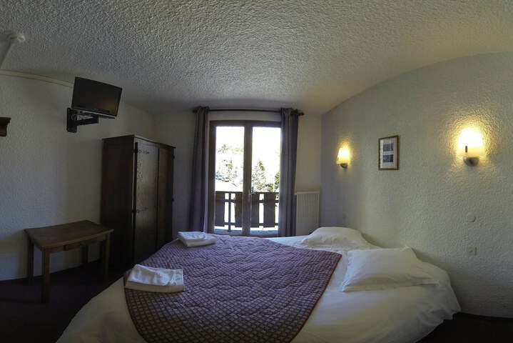 Room 11 of 60