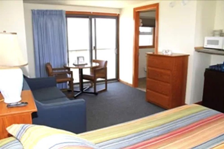 Room 36 of 190