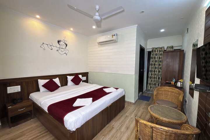Room 16 of 39