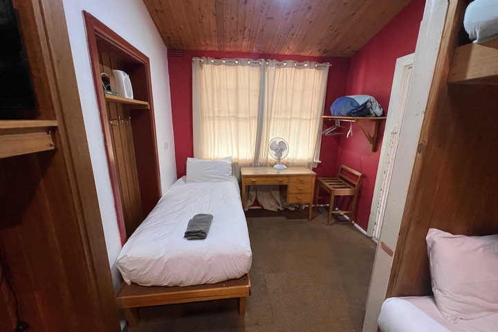 Room 11 of 109