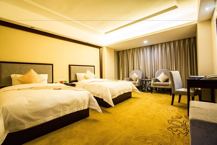 Room 2 of 19