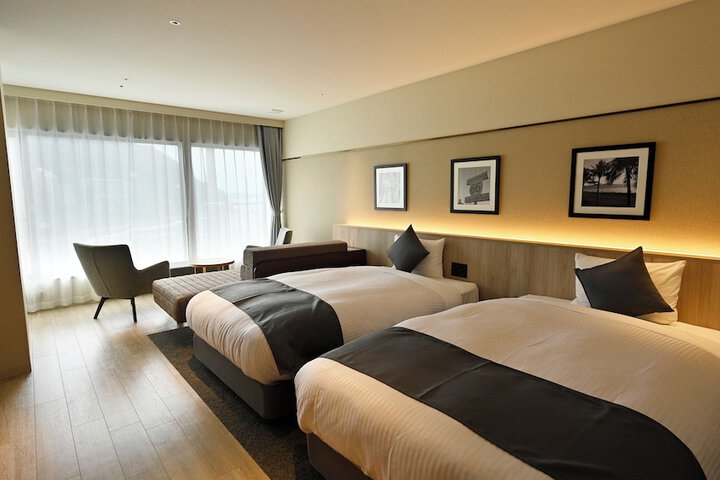 Room 3 of 99