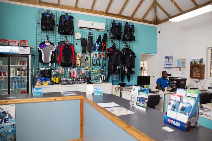 Gift Shop 100 of 224
